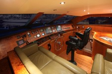 Motor yacht AQUARIUS - Helm Motor yacht AQUARIUS - Helm